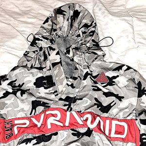 Black Pyramid Camo Jacket Large